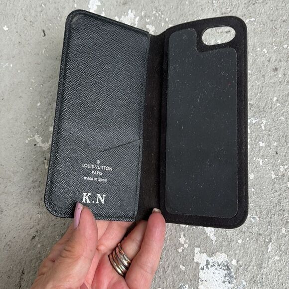 Louis Vuitton iPhone phone case - Picture 2 of 3